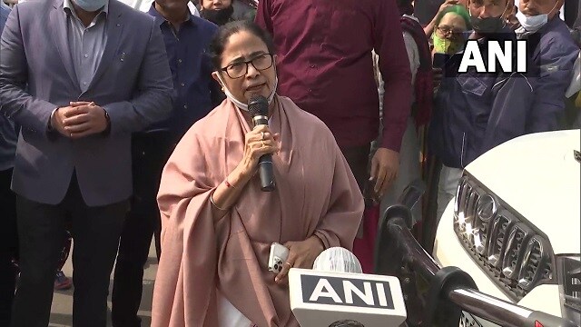 TMC registers landslide win in Kolkata civic polls, clinches 72% of votes; Left finishes second TMC registers landslide win in Kolkata civic polls, clinches 72% of votes; Left finishes second