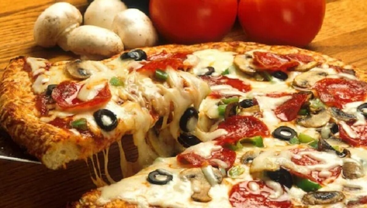 Google observes the history of Pizza with its interactive doodle