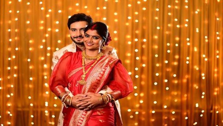 Actor Sayantani Ghosh marries Anugarh Tiwari, check wedding pictures