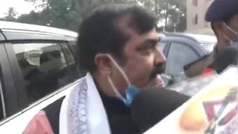 Watch: Bihar minister threatens policemen with suspension for stopping his car