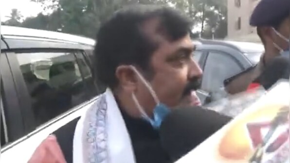 Watch: Bihar minister threatens policemen with suspension for stopping his car