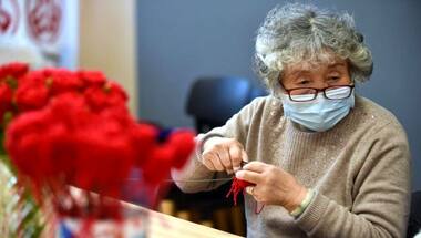35 hrs, 50 stitches: Shanghai Grannies knit 'perfect' bouquets for Beijing Winter Olympics medalists