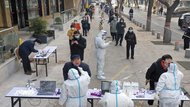 Under China's zero-COVID policy, people forced to move to quarantine camps, live in metal boxes Under China's zero-COVID policy, people forced to move to quarantine camps, live in metal boxes
