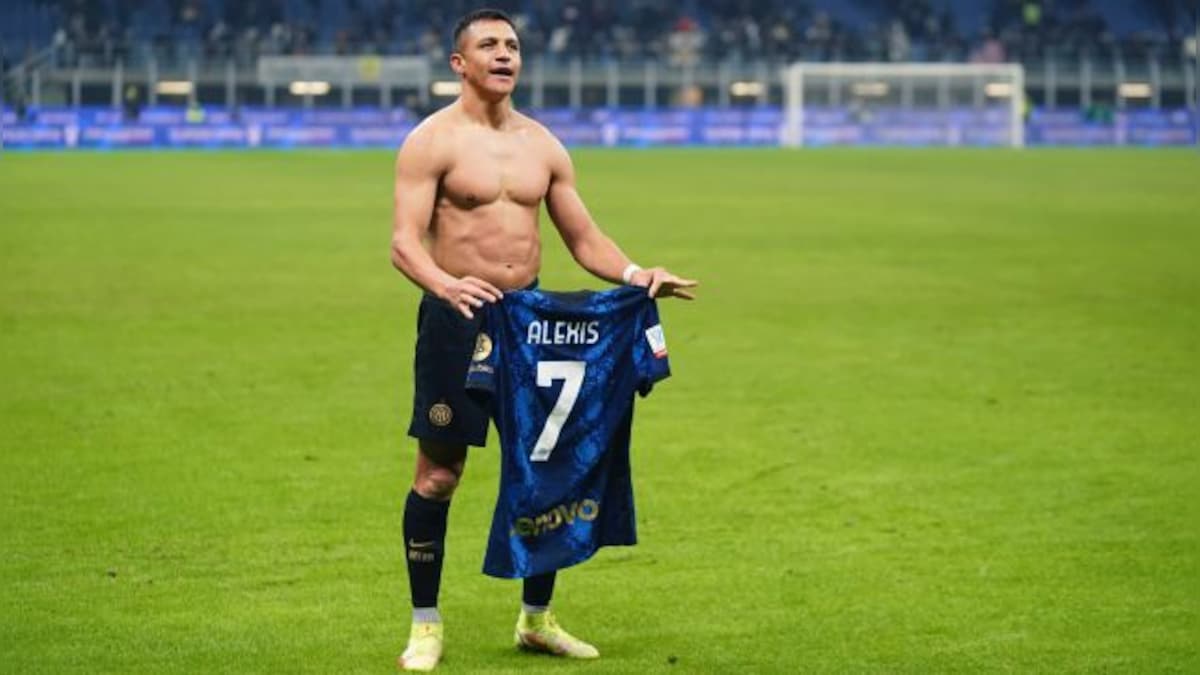 Inter Milan's Alexis Sanchez strikes late to sink Juventus and win Super Cup