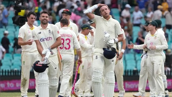 Ashes 2021-22: England cling on for a draw in dramatic fourth Ashes Test