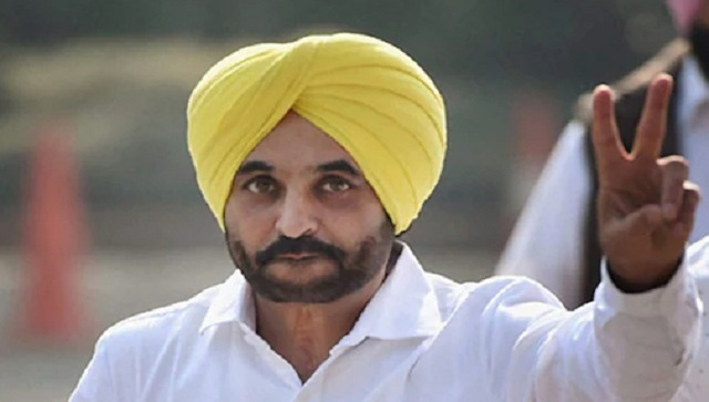 Punjab: Charanjit Channi not invited to Bhagwant Mann's oath-taking ceremony, say sources Punjab: Charanjit Channi not invited to Bhagwant Mann's oath-taking ceremony, say sources