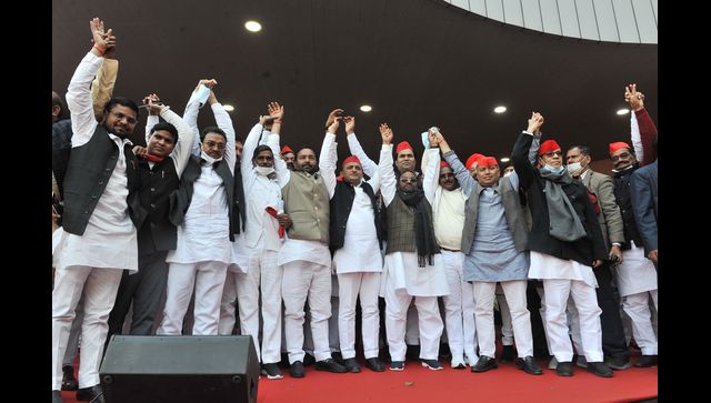 UP elections: FIR lodged against 2500 Samajwadi Party activists for violating COVID norms UP elections: FIR lodged against 2500 Samajwadi Party activists for violating COVID norms
