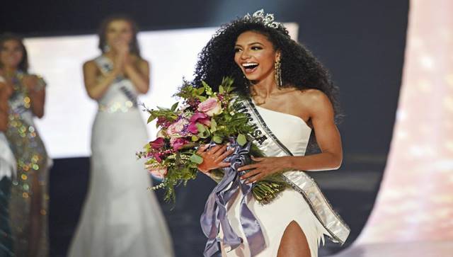 Former Miss USA Cheslie Kryst dies at 30 after jumping from New York building Former Miss USA Cheslie Kryst dies at 30 after jumping from New York building