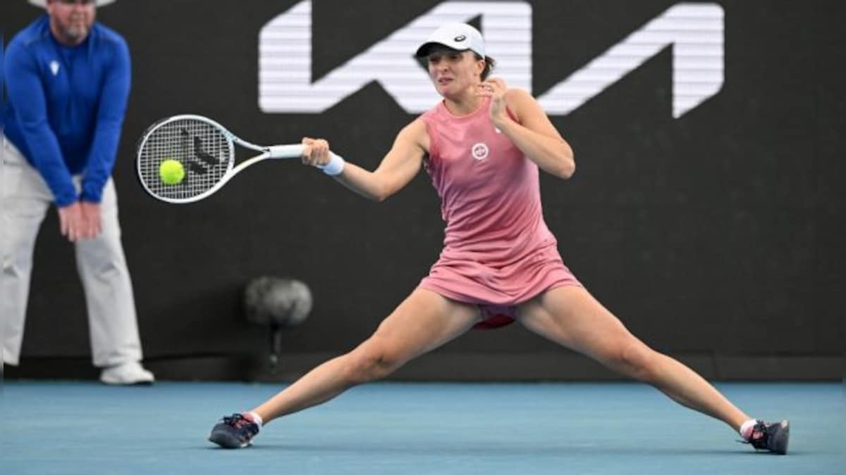 Adelaide International: Iga Swiatek thrashes US Open finalist Leylah Fernandez