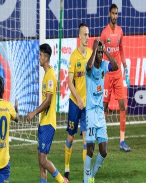 ISL 2021-22: Alvaro Vazquez takes Kerala to top of table with 1-0 win over Hyderabad ISL 2021-22: Alvaro Vazquez takes Kerala to top of table with 1-0 win over Hyderabad