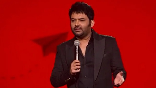 Internet calls out Kapil Sharma for using teleprompter to host The Kapil Sharma Show, fans jump to rescue Internet calls out Kapil Sharma for using teleprompter to host The Kapil Sharma Show, fans jump to rescue