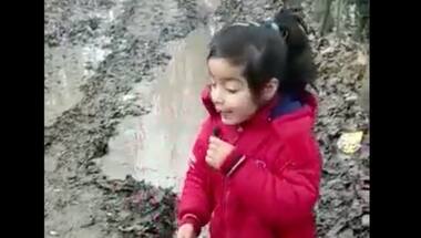 Watch | Little Kashmiri girl turns reporter to highlight bad roads; video goes viral