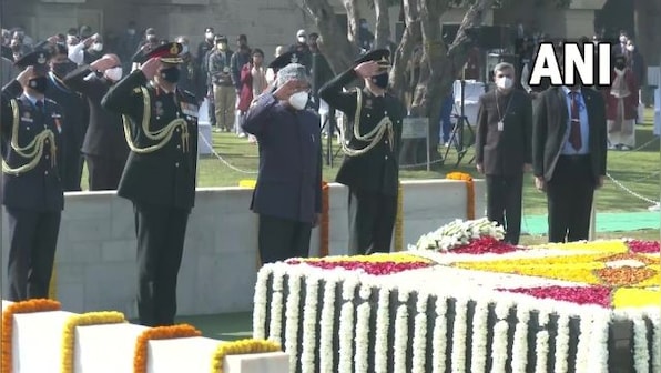 President Kovind and PM Modi pay floral tributes to Mahatma Gandhi at Rajghat