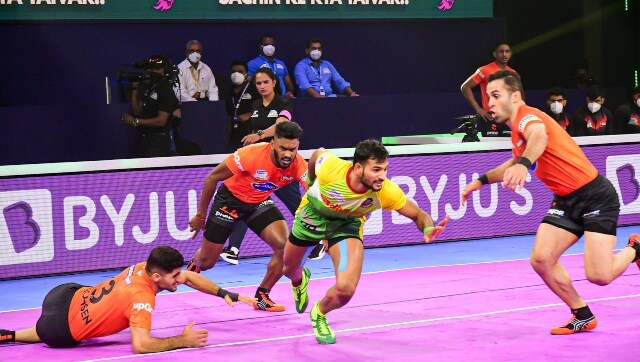 Pro Kabaddi League 2021-22: Patna Pirates thrash U Mumba, climb to top of points table Pro Kabaddi League 2021-22: Patna Pirates thrash U Mumba, climb to top of points table