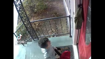 Smart kid cleverly counters elder brother’s attempt to lock him out of house; watch viral video here