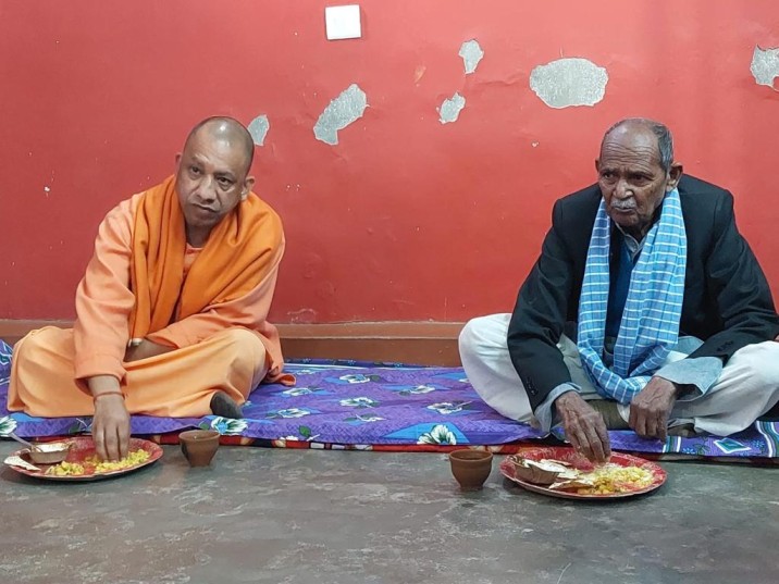 UP Assembly polls: Yogi Adityanath eats lunch with Dalit family, targets SP over 'social exploitation' UP Assembly polls: Yogi Adityanath eats lunch with Dalit family, targets SP over 'social exploitation'