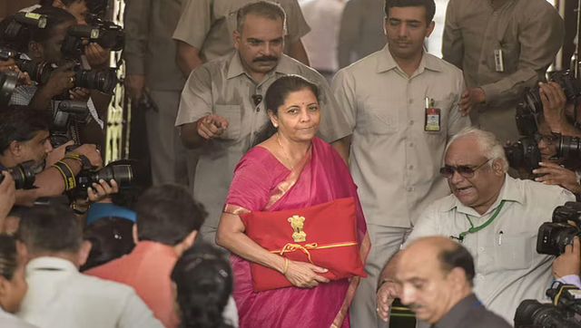 Union Budget 2022: Centre strikes a fine balance between growth and fiscal consolidation Union Budget 2022: Centre strikes a fine balance between growth and fiscal consolidation