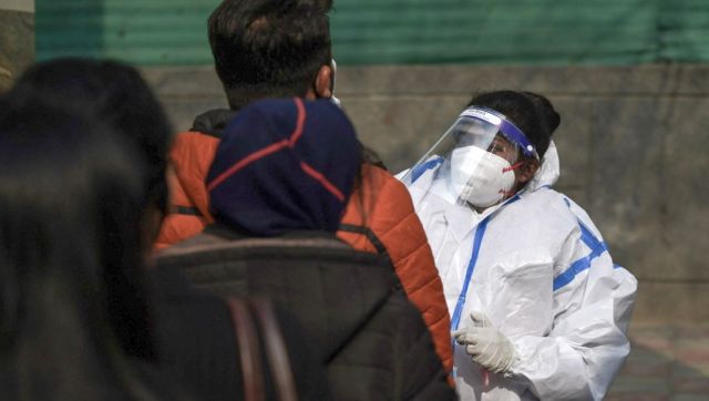 Delhi imposes weekend curfew as COVID-19 cases rise; non-essential movement curbed, WFH for govt employees Delhi imposes weekend curfew as COVID-19 cases rise; non-essential movement curbed, WFH for govt employees