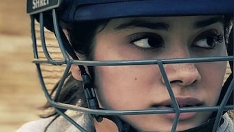 Janhvi Kapoor enjoys cricket camp with Dinesh Karthik for Mr And Mrs Mahi in BTS pics