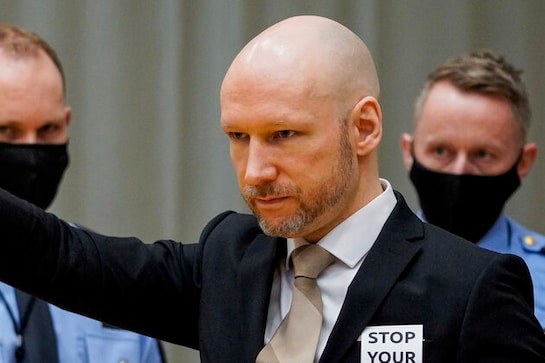 Norway mass killer Anders Breivik gives Nazi salute during parole hearing Norway mass killer Anders Breivik gives Nazi salute during parole hearing