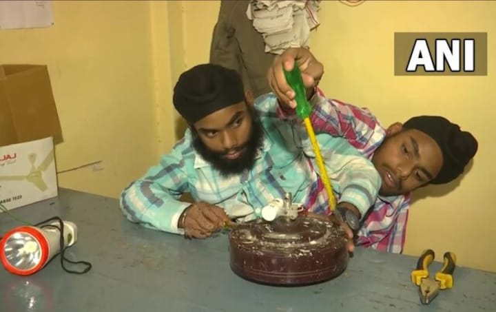 Punjab polls: Amritsar-based conjoined twins Sohna-Mohna get separate voter ID cards