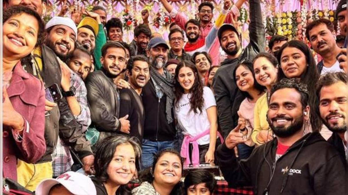 Vicky Kaushal and Sara Ali Khan wrap up Laxman Utekar's film, Sharib Hashmi shares photos: ‘Dream team…’