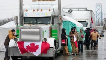 Canada lawmakers extend emergency powers to police for truckers' protests