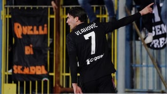 Serie A: Dusan Vlahovic double gives Juventus hope of unlikely title charge