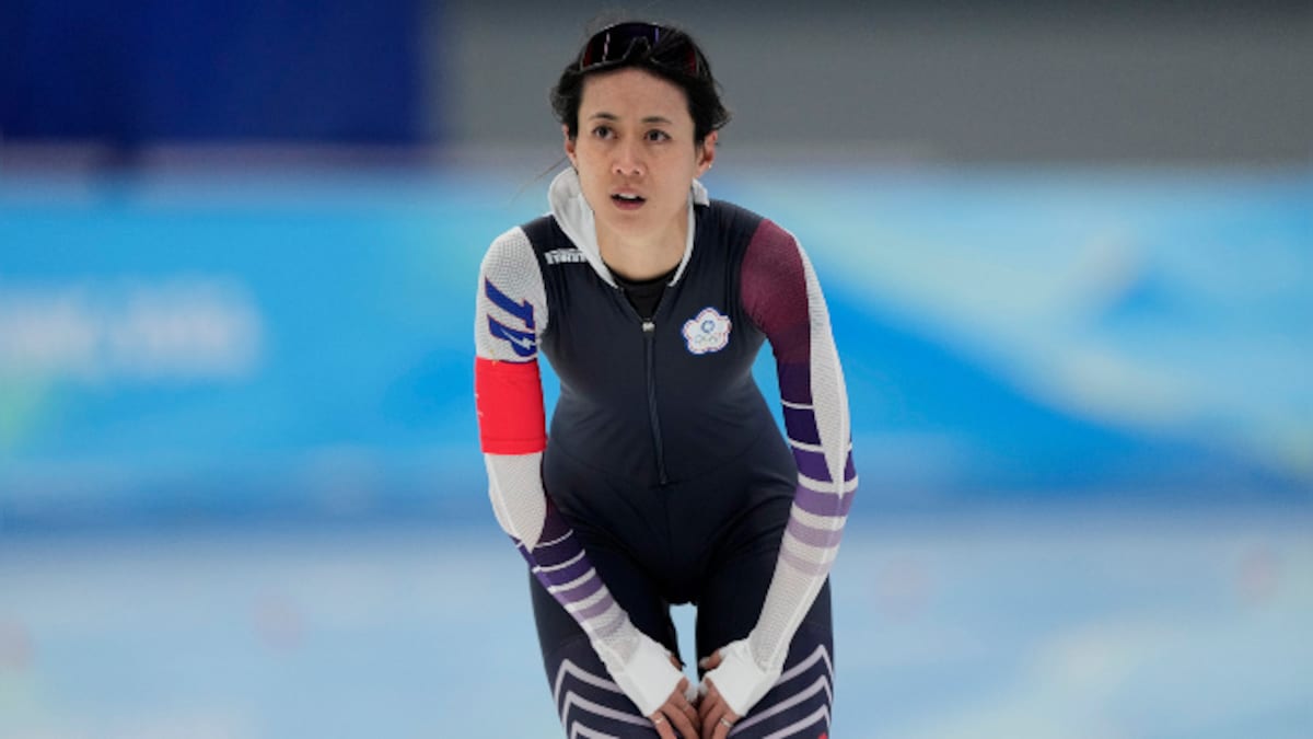 Taiwan Premier Su Tseng-chang wants speedskater Huang Yu-ting punished for wearing China suit – Firstpost