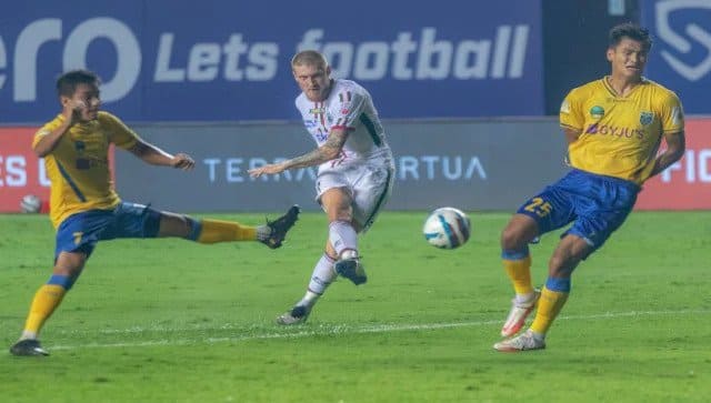 ATK Mohun Bagan moved to the top of the table for the time being with 30 points from 16 outings while Kerala now have 27 points from 16 games and sit in fourth place. Image Courtesy: @atkmohunbaganfc