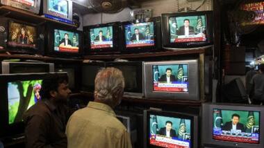 Why Electronic Crime Prevention Ordinance has Pakistan journalists fuming and Opposition outraged