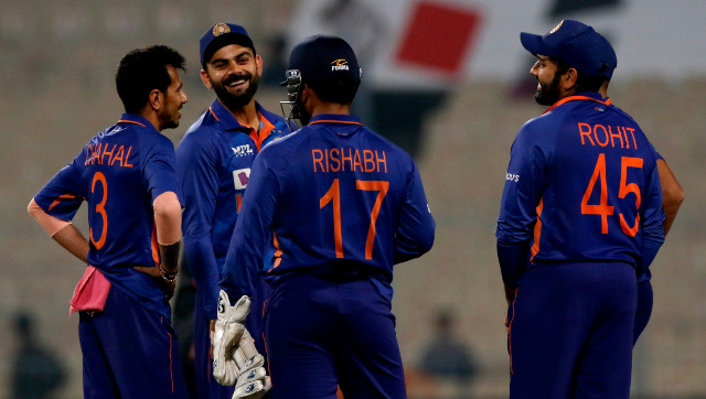 India vs West Indies: ‘Main bol raha hu, tu review le’, Watch Virat Kohli urge Rohit Sharma go for DRS in 1st T20I India vs West Indies: ‘Main bol raha hu, tu review le’, Watch Virat Kohli urge Rohit Sharma go for DRS in 1st T20I