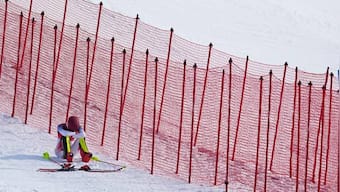 Beijing Winter Olympics 2022: Deja vu as US ski star Mikaela Shiffrin slides out of slalom