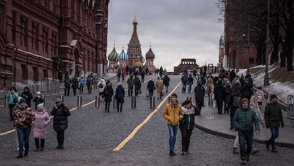 From costly plane tickets to falling currency value, Russian citizens fight bleeding economy at home