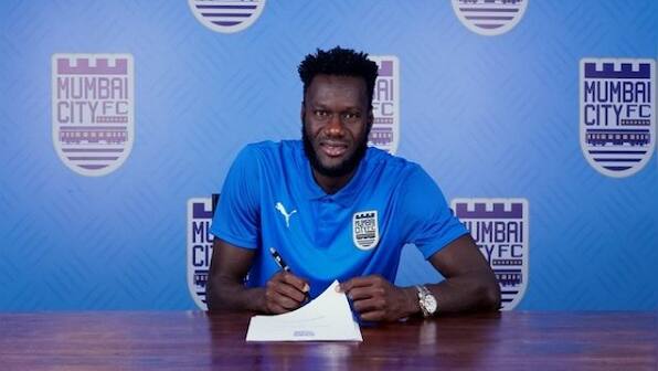 ISL 2021-22: Mumbai City FC captain Mourtada Fall signs one-year contract extension