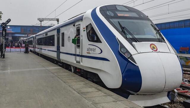 Akhil Vaani  Train 18 is fully Make in India and truly aatmanirbhar Sudhanshu Mani