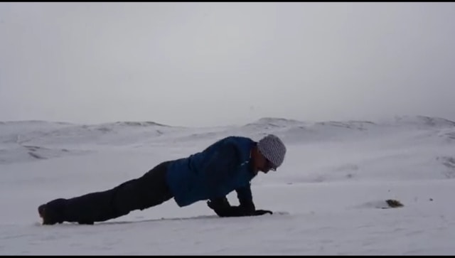 Watch: ITBP Commandant completes 65 push-ups at 17,500 feet at -30 degree Celsius in Ladakh Watch: ITBP Commandant completes 65 push-ups at 17,500 feet at -30 degree Celsius in Ladakh