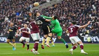 Premier League: Kurt Zouma taunted by Newcastle fans as West Ham held to damaging draw
