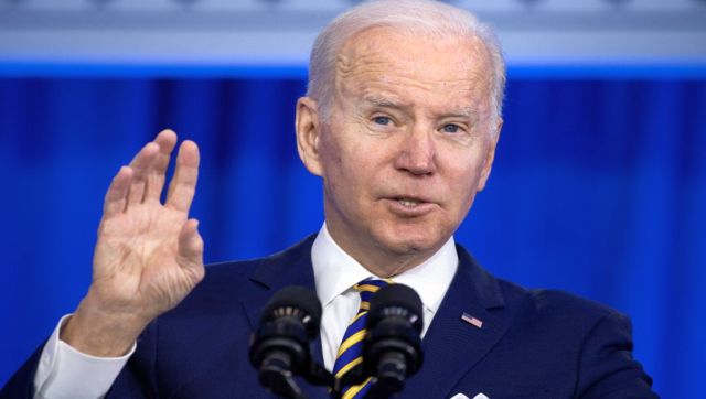 Joe Biden mocked for 'shaking hands' with thin air after his speech at North Carolina; watch video here Joe Biden mocked for 'shaking hands' with thin air after his speech at North Carolina; watch video here