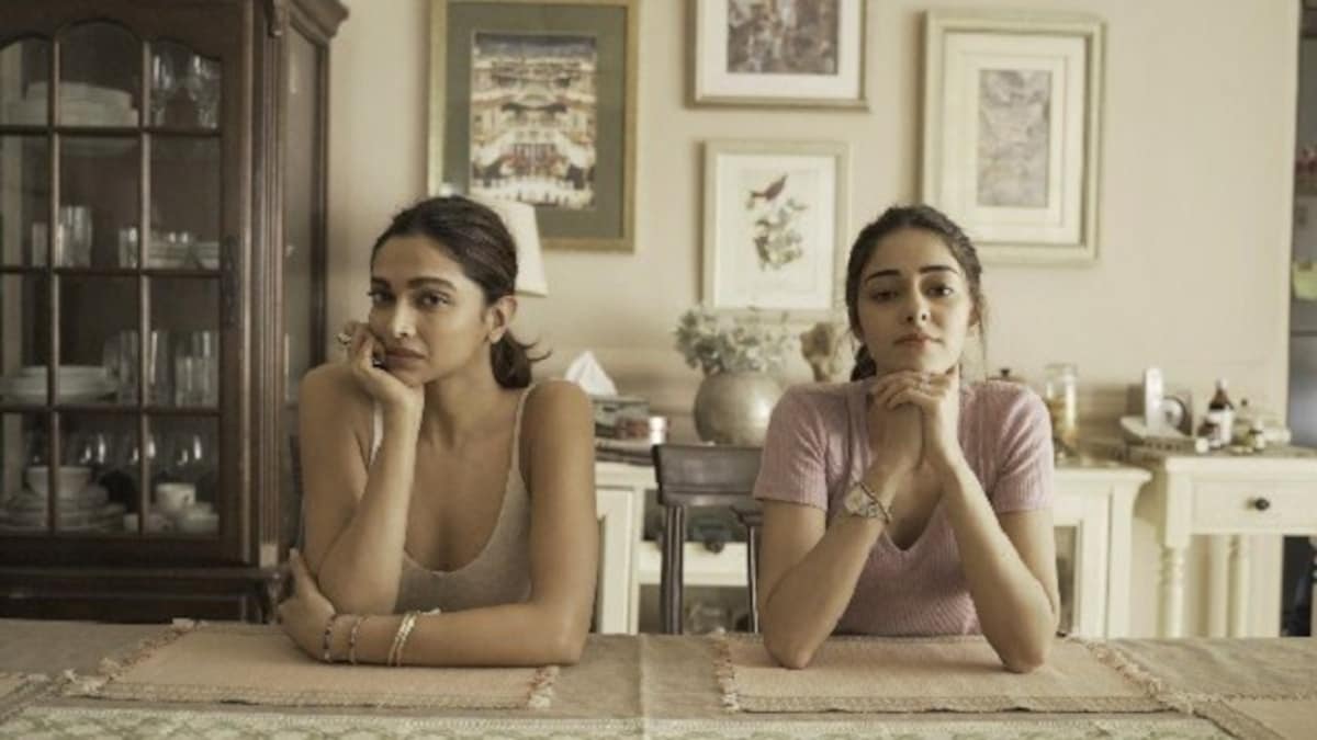 In the guise of a love triangle, Gehraiyaan is yet another affecting  sibling story by Shakun Batra after Kapoor & Sons-Entertainment News ,  Firstpost