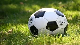 US men create Guinness World Record for highest altitude football catch, watch video here