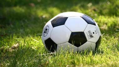 US men create Guinness World Record for highest altitude football catch, watch video here