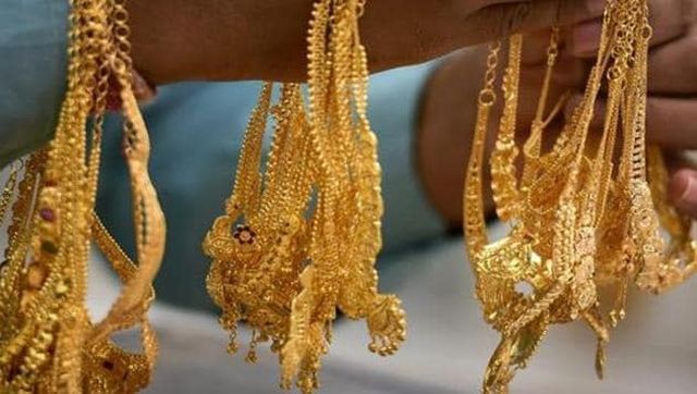 Gold Price for today: 10 grams of 24-carat priced at Rs 52,040; silver valued at Rs 67,200 per kilo Gold Price for today: 10 grams of 24-carat priced at Rs 52,040; silver valued at Rs 67,200 per kilo