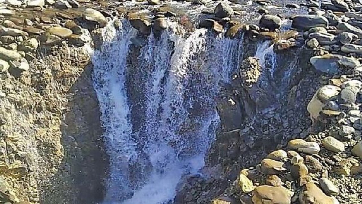 giant sinkhole in water