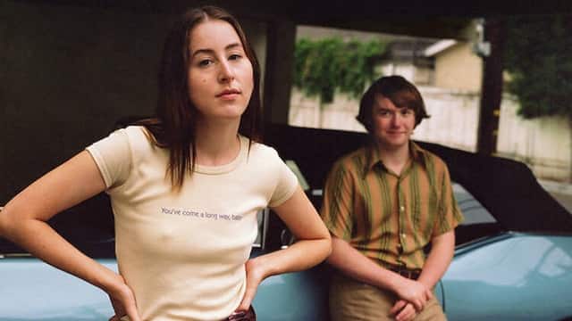 Cooper Hoffman and Alana Haim in Licorice Pizza