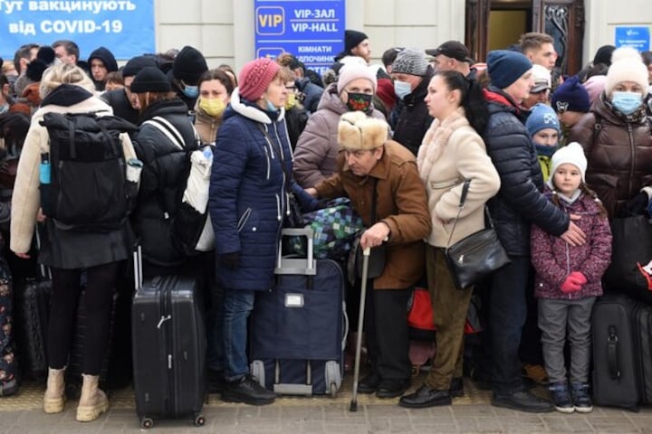 Over 100,000 Ukrainians flee to Poland in less than three days as Russian attack intensifies