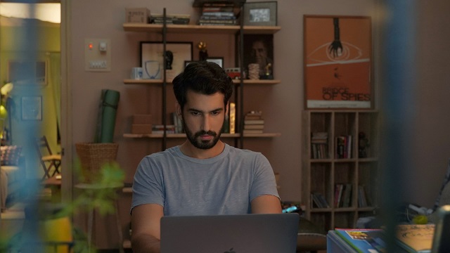 Devil's Advocate | Hindi cinema's depiction of the writer is ludicrous — but that's how authors want to see themselves on screen Devil's Advocate | Hindi cinema's depiction of the writer is ludicrous — but that's how authors want to see themselves on screen