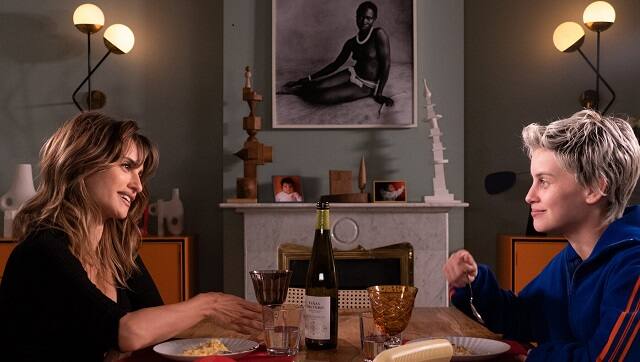 Penélope Cruz and Milena Smit in a still from Parallel Mothers