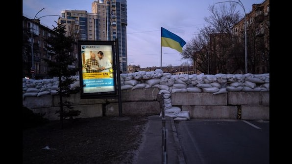 Russia-Ukraine conflict: Civilians fleeing Mariupol share stories of street-to-street gun battles