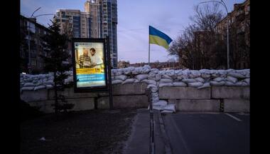 Russia-Ukraine conflict: Civilians fleeing Mariupol share stories of street-to-street gun battles